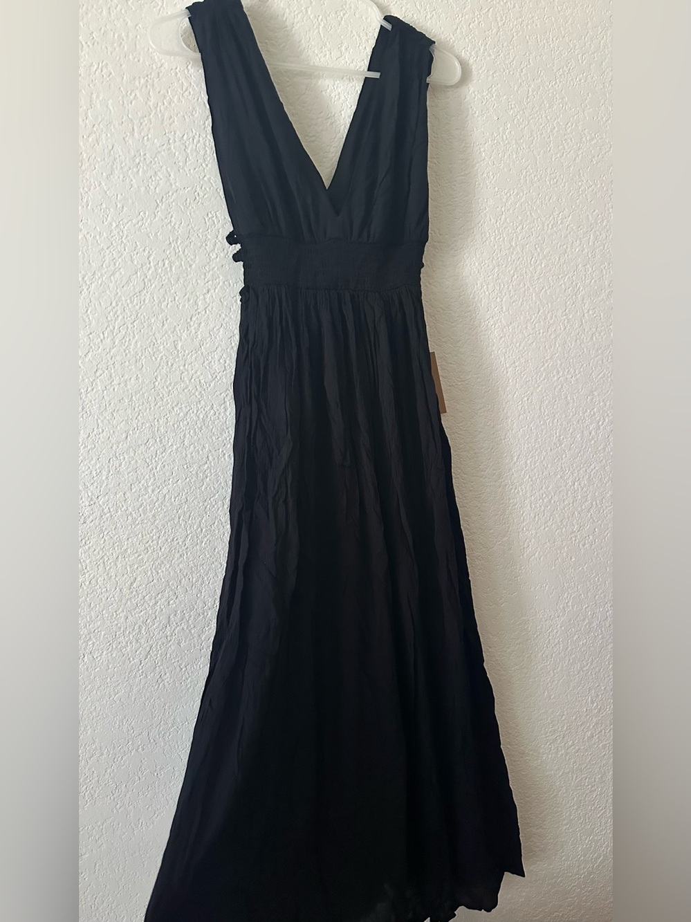 Black V-Neck Maxi Dress with Smocked Waist NWT✨